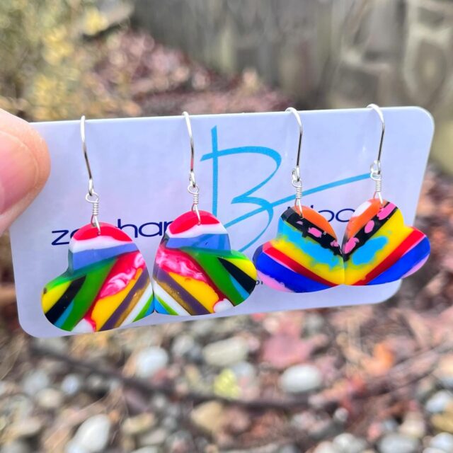 😱😱😱
How about those gorgeous hand-shaped SURFITE heart earring pairs!?!
There are such fun colors in both pairs. The wonderful thing about wearing recycled surfboard resin jewelry is that it is extremely lightweight. Ladies are always so surprised how comfortable these are. 
DM me for details on these earrings. 
🏄‍♀️🏄🏄‍♂️
#surfite #surfiteearrings #surfiteheart #zacharybloomjewelry #heartearrings