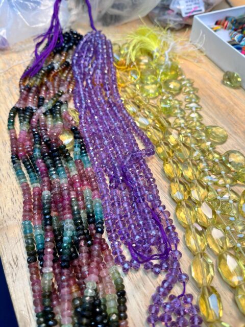 😍😍😍
Cookin’ up something BEAUTIFUL!
Definitely stay tuned…😜
#gemstonejewelry #customjewelry #zacharybloomjewelry #finegemstones #gemsandjewelry