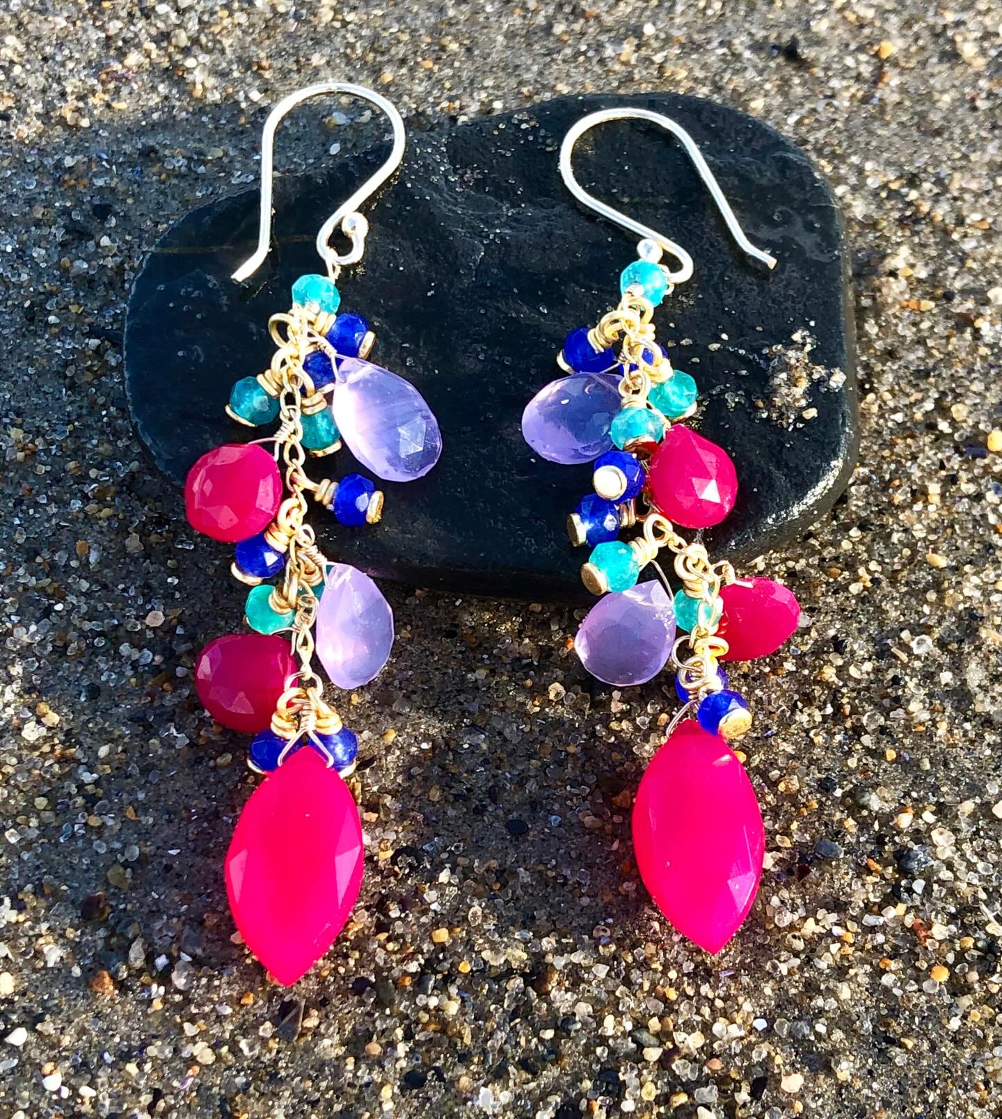 🩷😱🩷
Can’t wait to start designing my summertime cascading earrings. Just waiting for this weather to improve to feel the inspiration!😂
Definitely stay tuned to some stunning new designs coming this spring & summer.🏝️ 
#colorfulearrings #cascadeearrings #zacharybloomjewelry #summerearrings #surfite