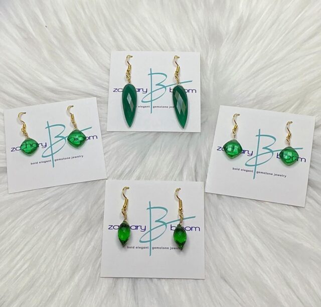 ☘️☘️☘️ 
Just in time for St. Patrick’s Day! If you want to rock some Irish pride, don’t hesitate to reach out to me about some gorgeous green earrings. I can design quite a nice selection of different types of earrings. Here are just a few examples.😜
#irishpride #stpatricksdayearrings #zacharybloomjewelry #emeraldgreenearrings #dropearrings