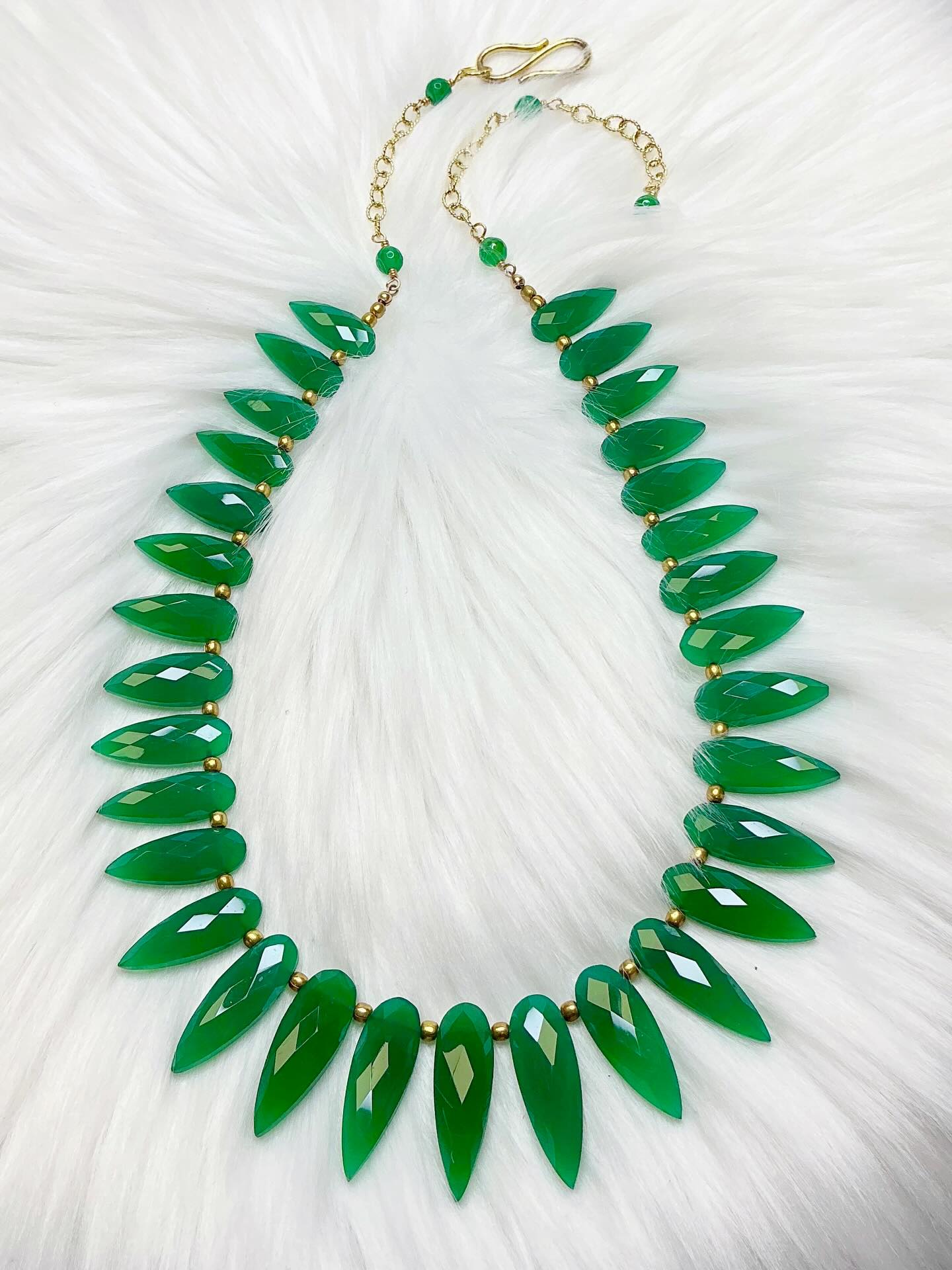 ☘️☘️☘️ 
“May the road rise to meet you. May the wind be always at your back. May the sun shine warm upon your face. And rains fall soft upon your fields.”
Happy St. Patrick’s Day to all who celebrate today!😜
#greenonyxnecklace #greenonyxjewelry #stpatricksday2026☘️🌈🎩 #irishpride #irishjewelry