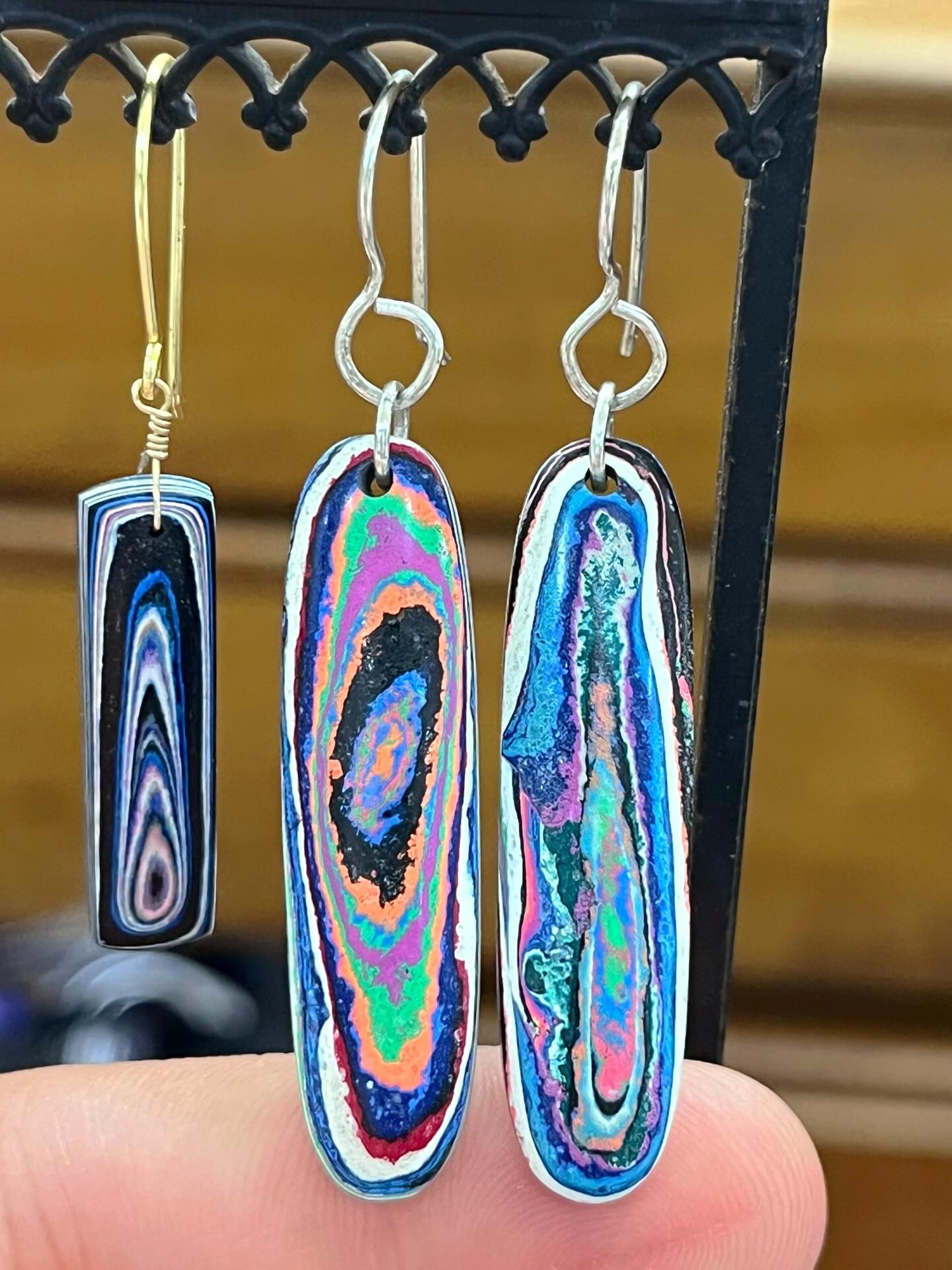πππ
Thatβs one funky pair of FUNKITE earrings right there! Love all those groovy colors together.
DM me if youβd would like a pair of this RARE repurposed material. I can tell you all about the story behind it.π
#funkiteearrings #funkite #repurposedjewelry #forditeearrings #zacharybloomjewelry