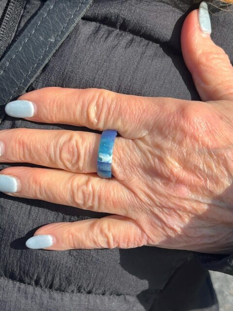 🌊🌊🌊 
Ocean vibes SURFITE ring. Hand-shaped with lots of love!😍
#surfite #surfitering #zacharybloomjewelry #oceanvibes #handshapedsurfboards