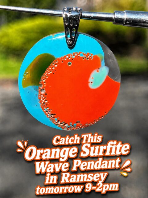 ‼️‼️‼️
Catch this amazing ORANGE SURFITE. WAVE PENDANT at the Ramsey Farmer’s Market tomorrow from 9-2pm in Ramsey, NJ. This is definitely one of the best farmers markets in New Jersey. Tons of growers, bakers, and makers!
Hope to see you there.😍
#ramseyfarmersmarket #ramseynj #zacharybloomdesigns #surfite #njfarmersmarket