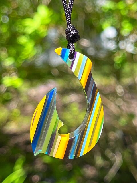 πββοΈπββοΈπ
Just finished up this hand-shaped SURFITE HAWAIIAN FISHHOOK adjustable paracord necklace. Love the colors in this piece. Definitely can be worn in and out of water. Awesome piece for a guy in your life!
πͺπ
#surfite #surfitejewelry #fishhooknecklace #hawaiianfishhook #surfresin