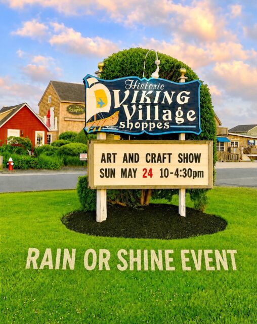 βΌοΈβΌοΈβΌοΈ
Tomorrow, RAIN OR SHINE, Iβm headed down to LBI to participate in a fantastic Art & Craft Show at Historic Viking Village in Barnegat Light. There are always so many incredibly talented artisans at this show β itβs one of my favorite events of the season.
If youβre spending Memorial Day Weekend on LBI, definitely stop by and check us out. Great shopping, amazing handmade work, and a great place to spend the day especially since itβs not a beach day!π
#vikingvillageshows #vikingvillagelbi #barnegatlightnj #zacharybloomjewelry #lbiart