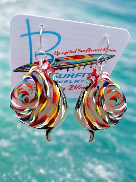😍😍😍
Catch these SURFITE earrings at my Saturday show in Beach Haven, NJ on LBI called the Beach Haven Art Walk! You don’t want to miss all the talent that will be lined up all along Bay Avenue from Pearl Street to 8th Street. I should be at the corner of Coral Street set-up right in front of the surf shop called South End Surf ‘N Paddle. If anything changes with my location I will let ya know. Hope to see ya there!😜
#beachhavenartwalk #beachhavennj #zacharybloomjewelry #surfite #surfiteearrings