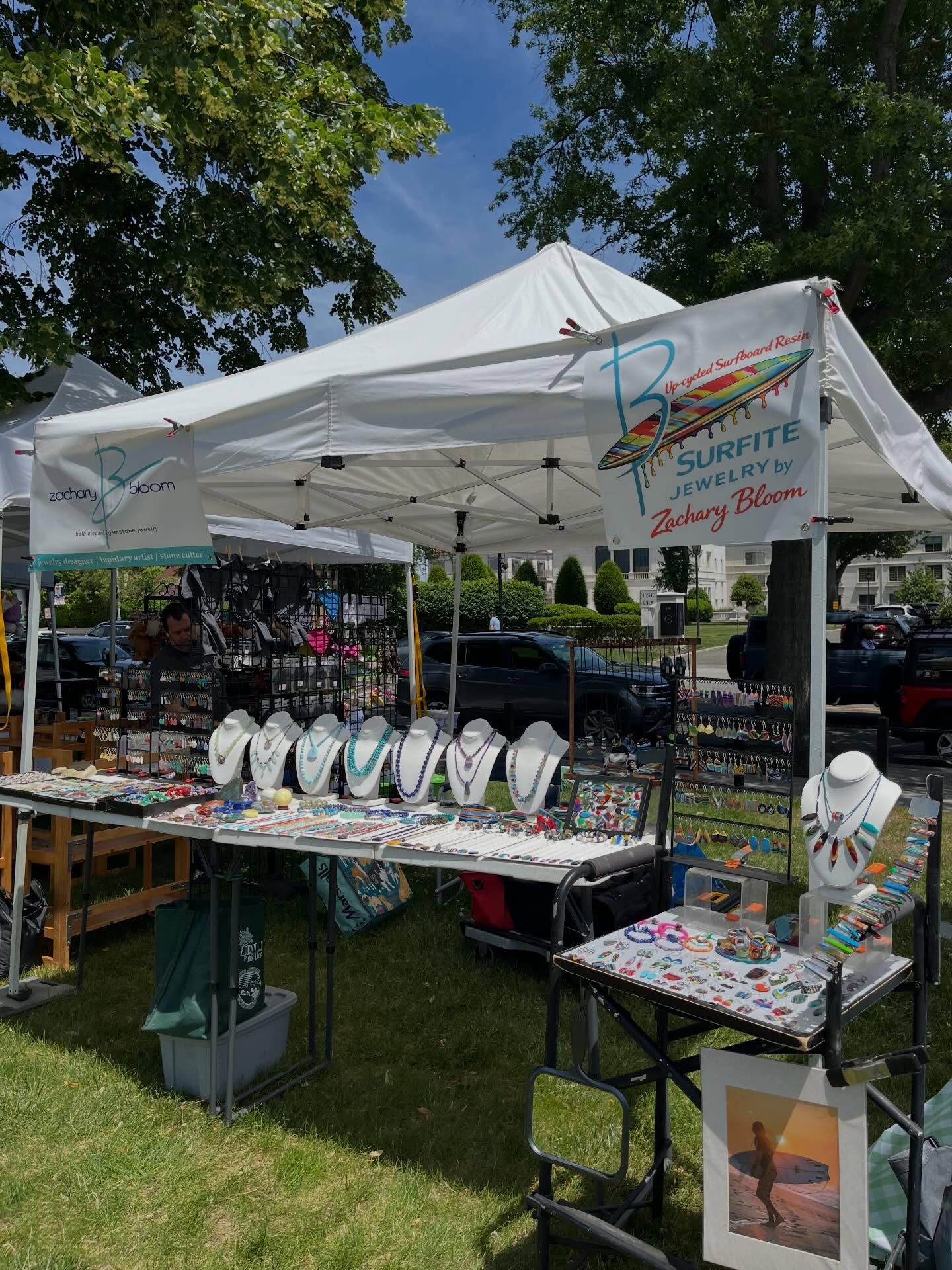 ‼️‼️‼️ 
All set-up. Catch me TODAY in Morristown, NJ on the lawn at St. Peter’s Church from 1-6pm. There will be a great selection of talented artisans. Hope to see you this afternoon. The weather is spectacular.😜
#morristownnj #zacharybloomjewelry #morristownarts #surfite #shoplocalnj