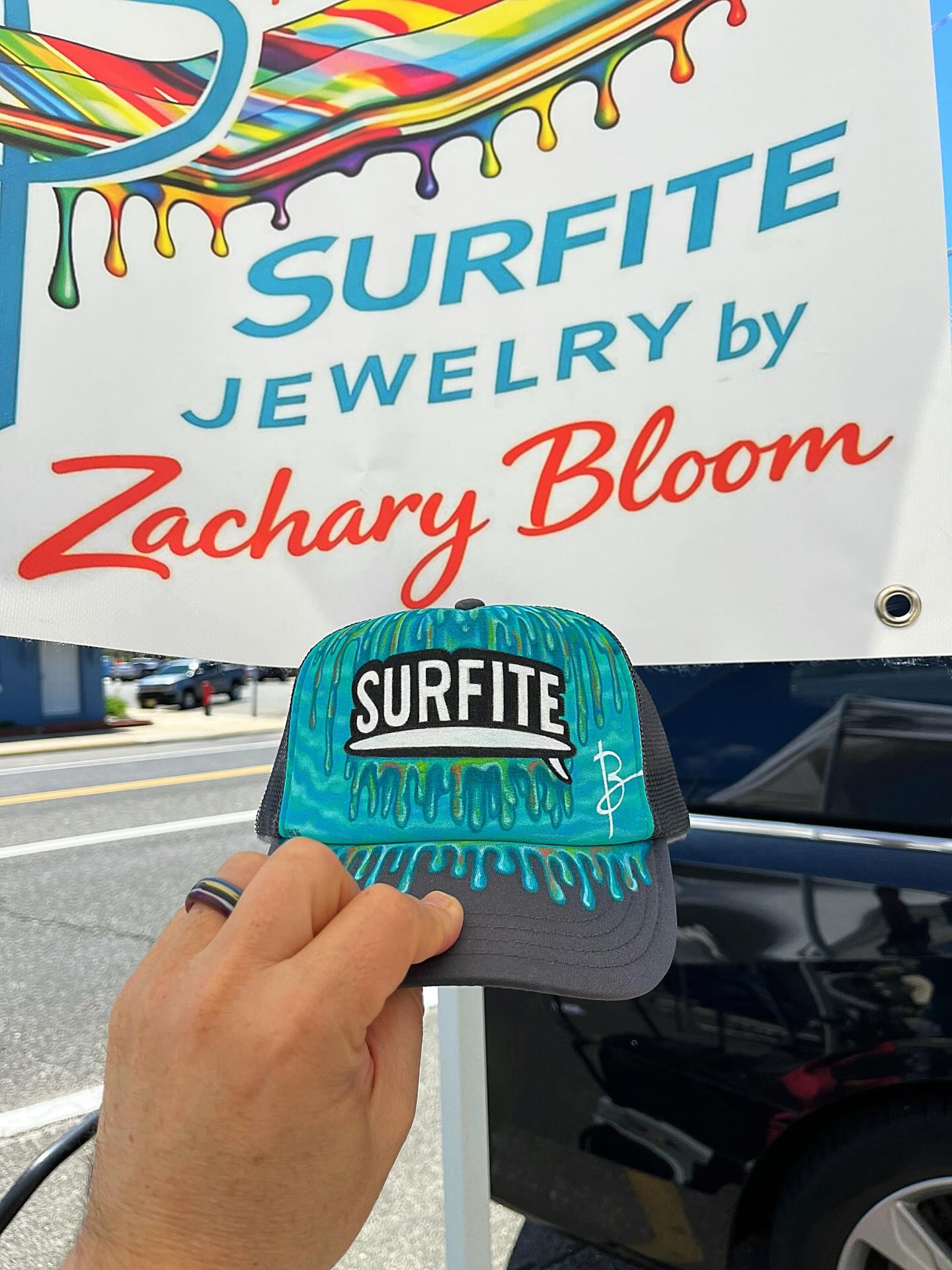 πββοΈπββοΈπ
Lovinβ my custom hand-painted SURFITE hat by my talented friend Jules! Give her a follow here:
@julesjewels55
#handpaintedhats #surfite #surfitejewelry #zacharybloomdesigns #customhats