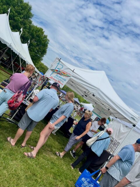 ππββοΈπββοΈ
LOVE THIS MARKET!
Here at Casey Farm Market till 12:30pm. Hope to see you in RI today.π₯°
#caseyfarmri #caseyfarmmarket #rhodeislandlife #surfite #zacharybloomjewelry