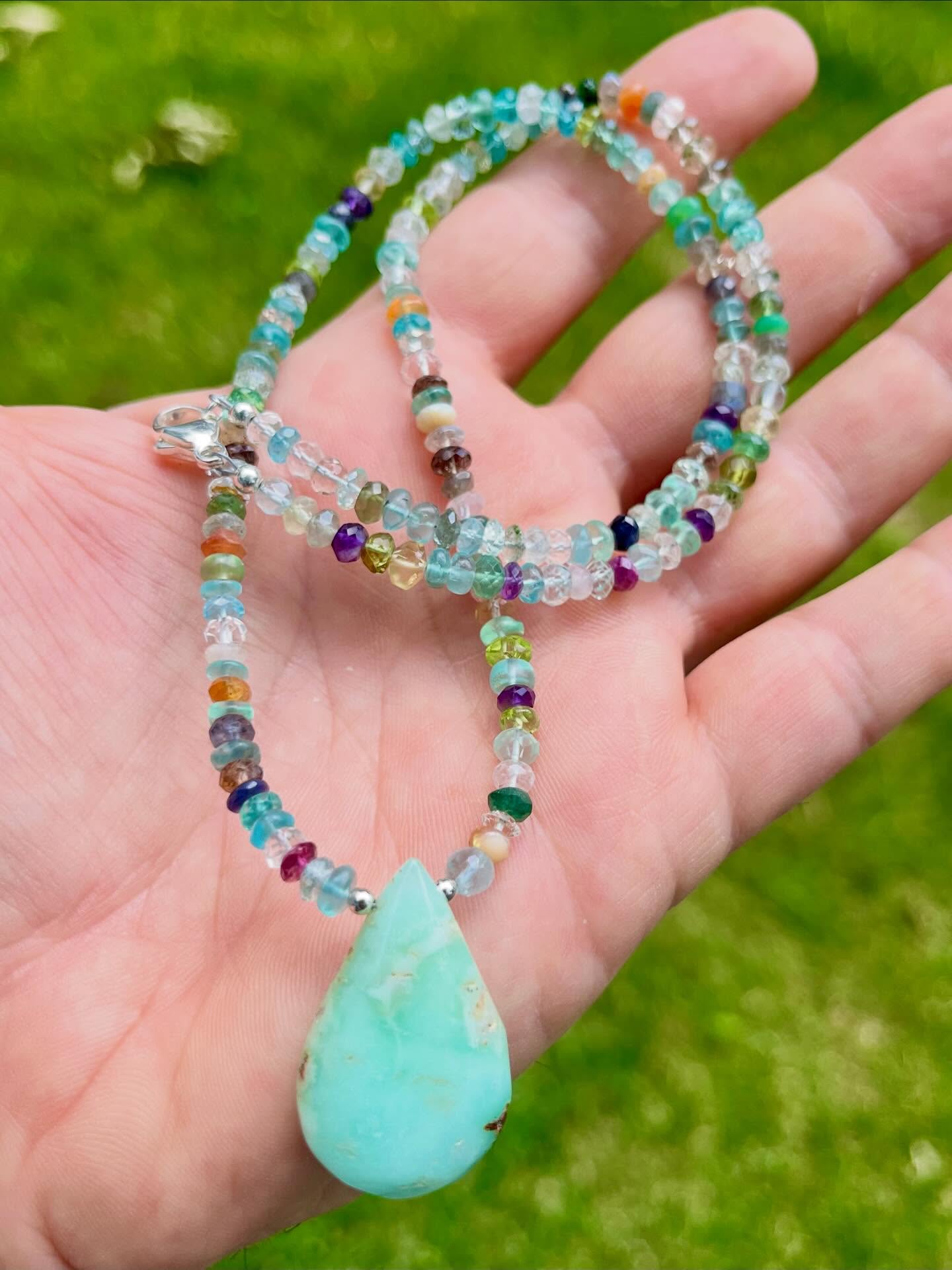 ππ€©π
Love doing these type one-of-a-kind necklaces. Australian chrysoprase center pendant combined with eclectic mix natural gemstones. Youβve got just about every stone you can think of in here. DM me for details on this beauty.
π
#gemstonenecklace #eclecticmix #zacharybloomjewelry #summernecklace #oneofakindjewelry