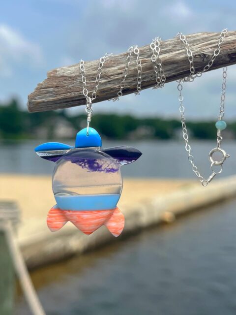 πππ’
Fresh new hand-shaped SURFITE sea turtle on sterling silver chain. This one is so cool in person. DM me for details.
π
#seaturtlenecklace #surfite #surfitejewelry #zacharybloomjewelry #seaturtlejewelry