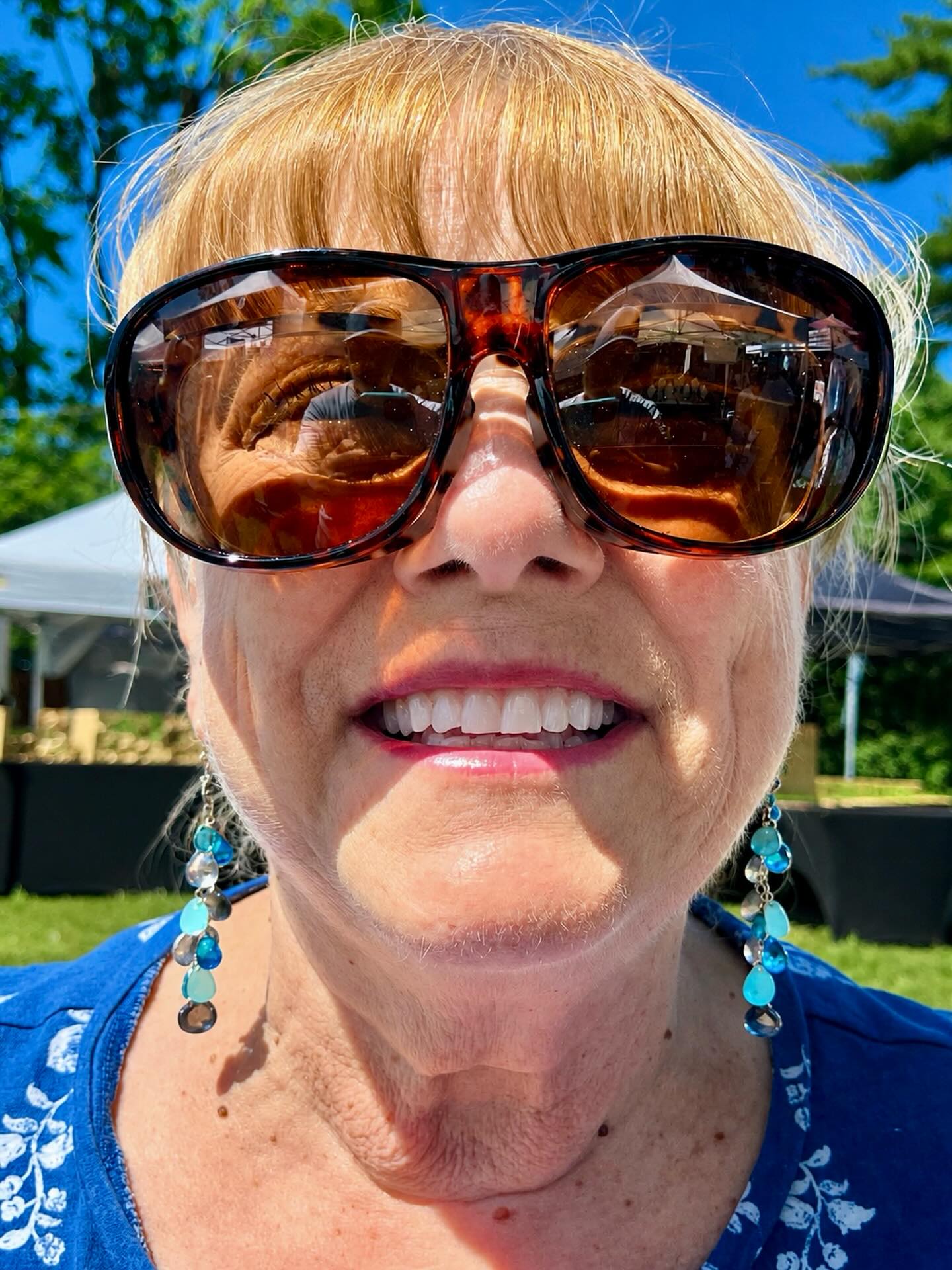 🤩🤩🤩
These were a pair of custom cascading gemstone mix earrings I made a few years back for an awesome customer. I hadn’t seen her in quite some time and she was able to come visit me this past weekend at a show. So great to reconnect with her again and I was so happy to hear she is enjoying these earrings plus others she has gotten from me over the years. She even picked out a new pair to enjoy for the summer!
If you want a pair of gorgeous cascading style earrings with top quality gems, please DM me to discuss.
😍
#customearrings #gemstoneearrings #zacharybloomjewelry #summerearrings #customerappreciation