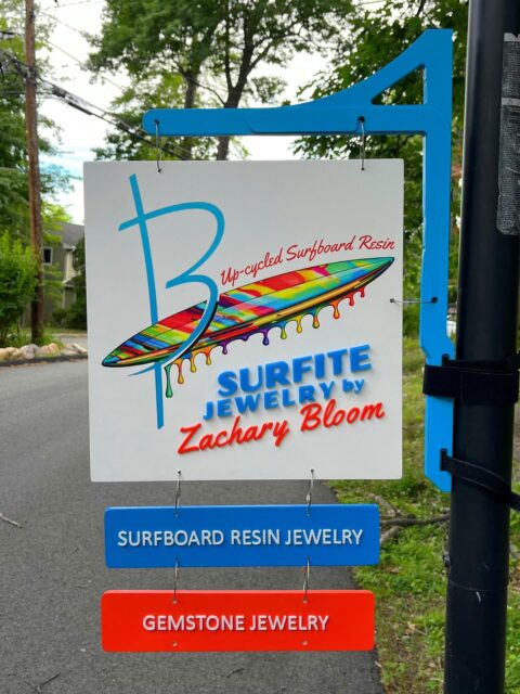 🏄🏄♂️🏄♀️
Now that is one CLASSY lookin’ sign!
Arrived last night just in time for the Narragansett Art Festival up in Rhode Island. If you need a custom sign made for your booth, definitely don’t hesitate to check out Donna from @sawdustandcider
I can’t wait to see how it looks with my entire booth set-up. Stay tuned to this weekend to be a part of the full experience up in Rhode Island.😜
#narragansettartfestival #sawdustandcider #zacharybloomjewelry #boothsign #surfite