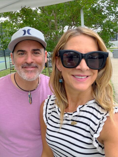 😍😍😍
As I was finishing my set-up this morning my artist neighbor popped over to buy herself a beautiful pair of labradorite earrings. She put them right on and we snapped a quick pic. Definitely check out her incredible paintings!
@elizabethsabineart 
#bayheadartintheparkandbeyond #labradoriteearrings #zacharybloomjewelry #bayheadnj #elizabethsabineart