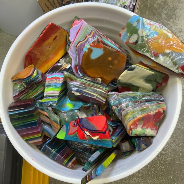 🏄‍♂️🏄‍♀️🏄
Catch all these delicious SURF-ROCKS at two shows this holiday weekend!
Saturday I’ll be on LBI at Sunset Park in Harvey Cedars from 9-3pm. And Sunday I’ll be local in Denville at Gardener Field from 12-5pm. 
DM me with any questions.😍
#surfrocks #surfite #surfiterough #zacharybloomjewelry #glassingsurfboards