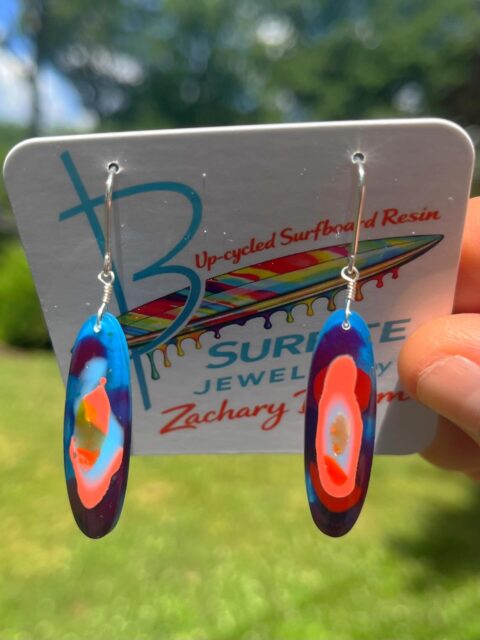 🏄‍♂️🏄‍♀️🏄
Those are outstanding!
Up-cycled surfboard resin earrings in some very sweet colors. So lightweight & so vibrant. DM me if interested.😊
#surfiteearrings #surfboardearrings #zacharybloomjewelry #surfart #surfresin
