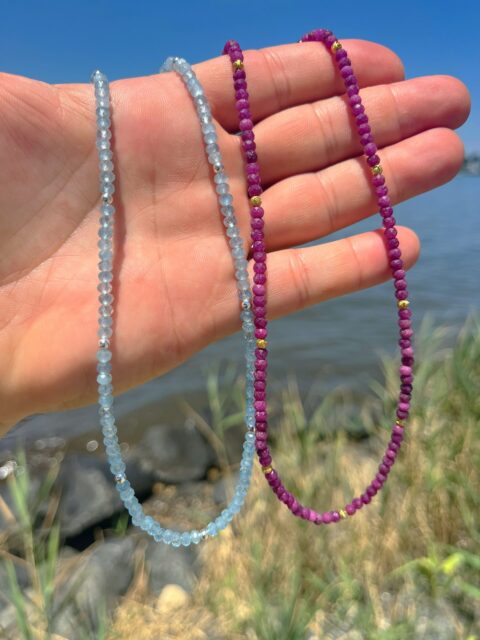 π₯΅π₯΅π₯΅
WHEW ITS HOT TODAY! Iβm at my show on LBI and itβs brutal out here. Today is one of those rare days where I question my 45 plus shows each year I do. Especially these summer ones.π€£
I absolutely canβt wait to finish up and go across the street to jump into the cool ocean.π
Anyway, I love doing what I doβ¦so no complaintsβ¦π
Check out these two gorgeous necklaces I just walked over to the bayside. Natural aquamarine & natural ruby. DM me if interested.π
#harveycedars #harveycedarsartsfestival #zacharybloomjewelry #naturalgemstonejewelry #craftdaybythebay