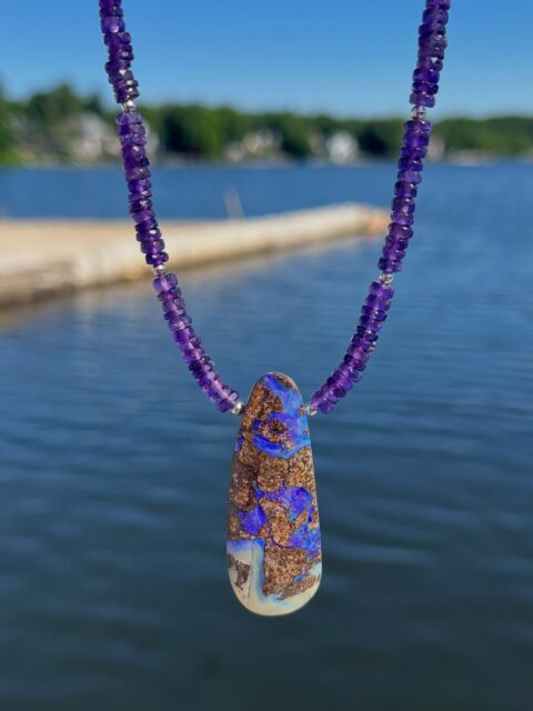 ππ±π
Absolutely stunning natural Australian Boulder Opal & African Amethyst necklace with sterling silver accents. This beauty is something special to behold in person!
DM me for all the details, more pics, and videos.π₯°
#boulderopaljewelry #boulderopalnecklace #australianboulderopal #zacharybloomjewelry #necklaceofday