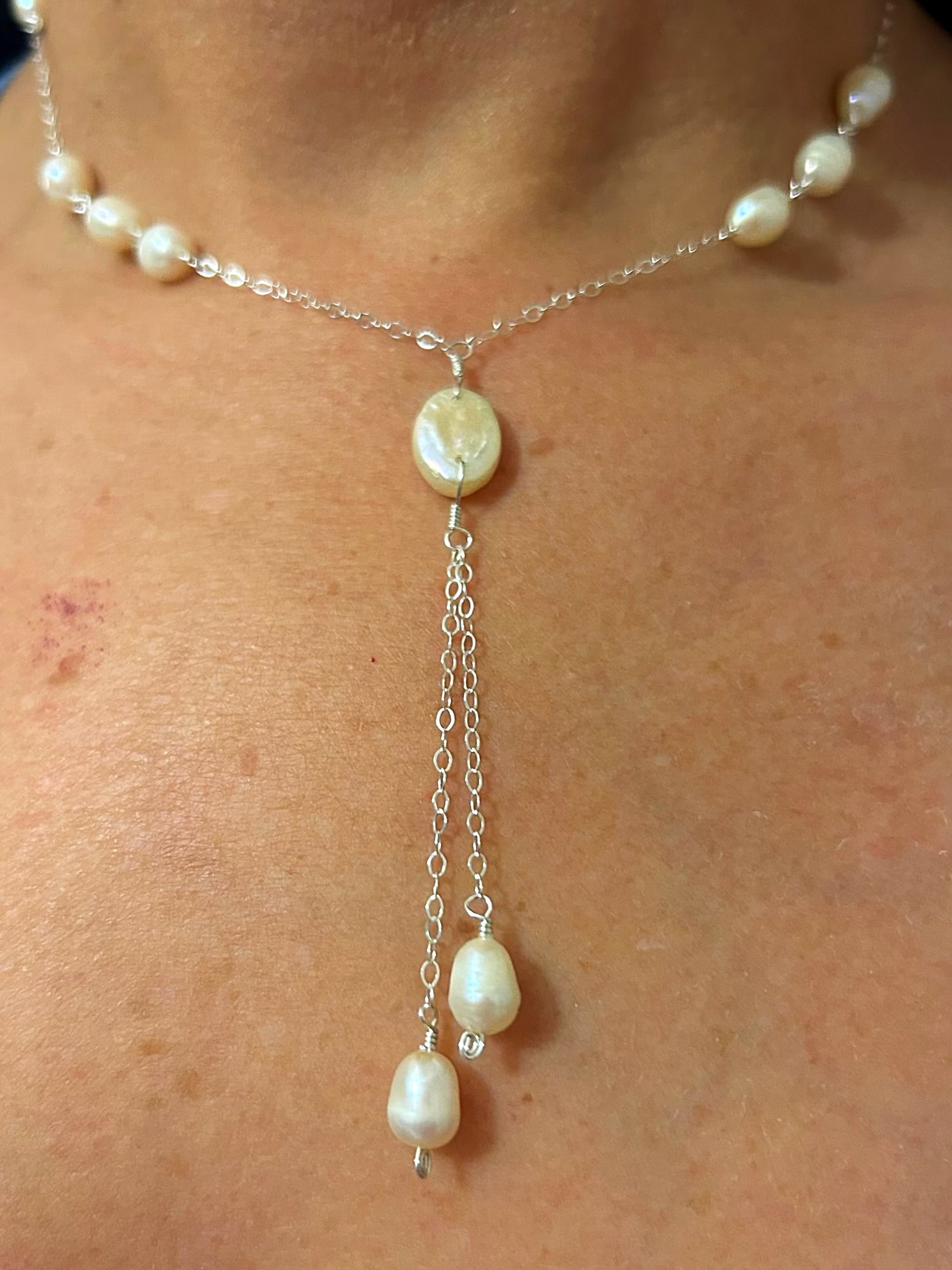 🤍😍🤍
Elegance with pearls & silver…
Thanks to my wife for modeling.😊
#pearljewellerydesign #elegantpearls #zacharybloomjewelry #bridaljewelry #somethingspecial