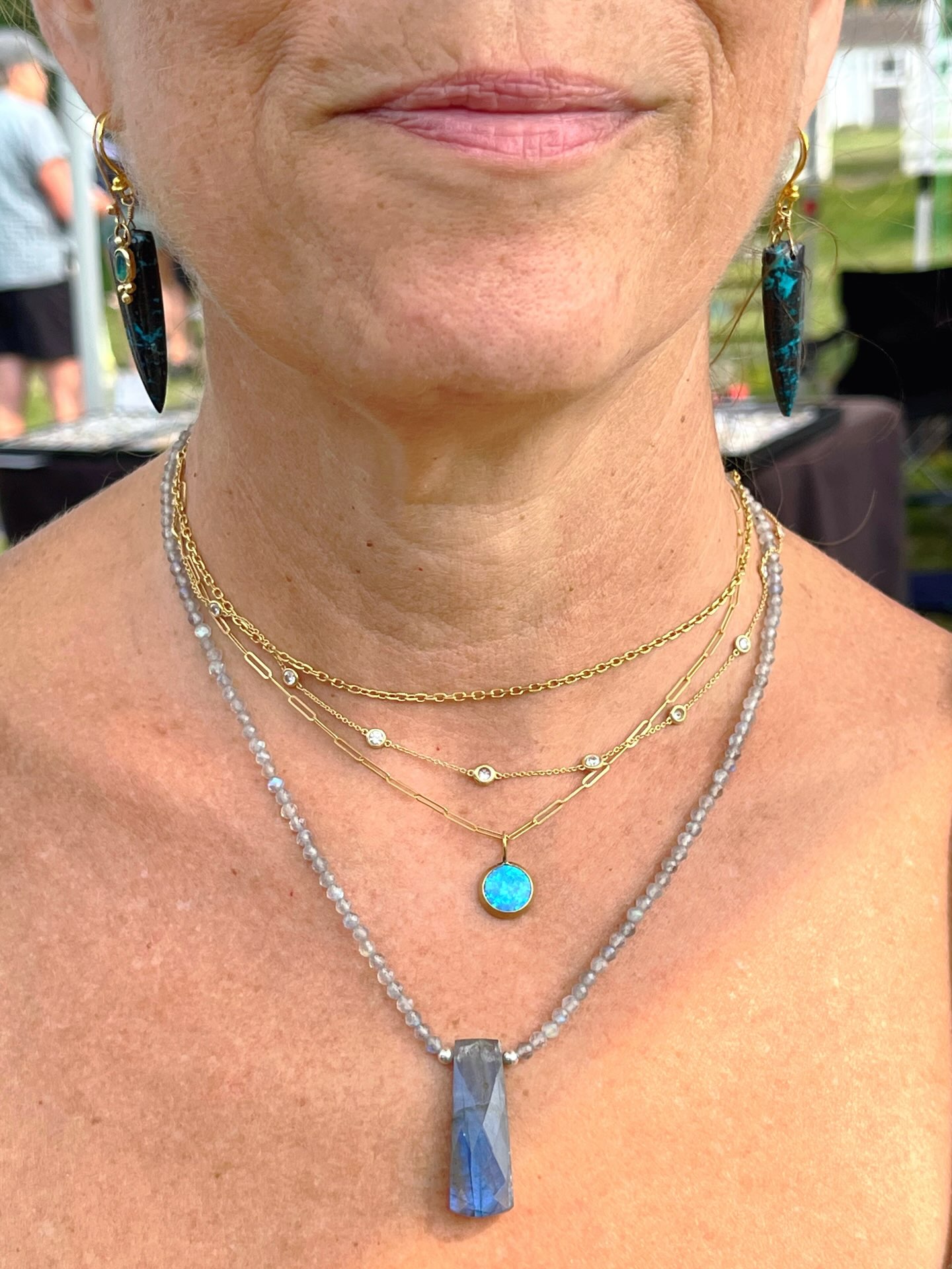 πππ
Check out that flashy labradorite necklace. Doesnβt it look awesome on here!?! Love the Casey Farm Market in Saunderstown, RI. Catch me here next Saturday too!π
#labradoritenecklace #caseyfarmmarket #zacharybloomjewelry #larimarjewelry #surfite
