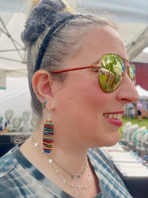 ‼️‼️‼️
WOW…those SURFITE earrings look AWESOME on her don’t they!?! She put them on to model for me.😜
Catch me today & tomorrow in Pennsylvania for a wonderful art show which takes place in a town called Erwinna in their beautiful Tinicum Park. The Tinicum Art Festival is in its 75th year. It’s a gorgeous setting with tons of talented artists. Hours are Saturday 10-6pm and Sunday from 10-5pm. The show costs $10 for adults & $1 for kids over 6. Parking is free. Hope to see you in Bucks County this weekend.🥰
#tinicumartsfestival #buckscountyarts #zacharybloomjewelry #tinicumpark #summerartfestival