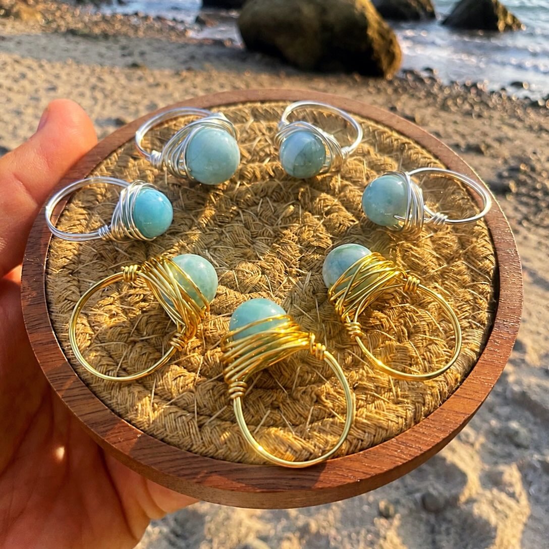 ππͺΉπ¬
Lovely LARIMAR birds nest rings in Rhode Island. Iβve been wanting to wire wrap larimar rings for a while and finally had a chance to do it and bring them up with me. Catch these beautiful rings at three Rhode Island shows this Saturday & the following Saturday at Casey Farm Market in Saunderstown from 8:30-12:30pm and then next Thursday, 7/23, at South Kingstown Town Beach in Matunuck from 4-8pm.
Hope to see you in Rhode Island!
I also have these rings in lapis lazuli and labradorite.π₯°
#caseyfarmmarket #caseyfarm #fieldofartisans #southkingstowntownbeach #zacharybloomjewelry