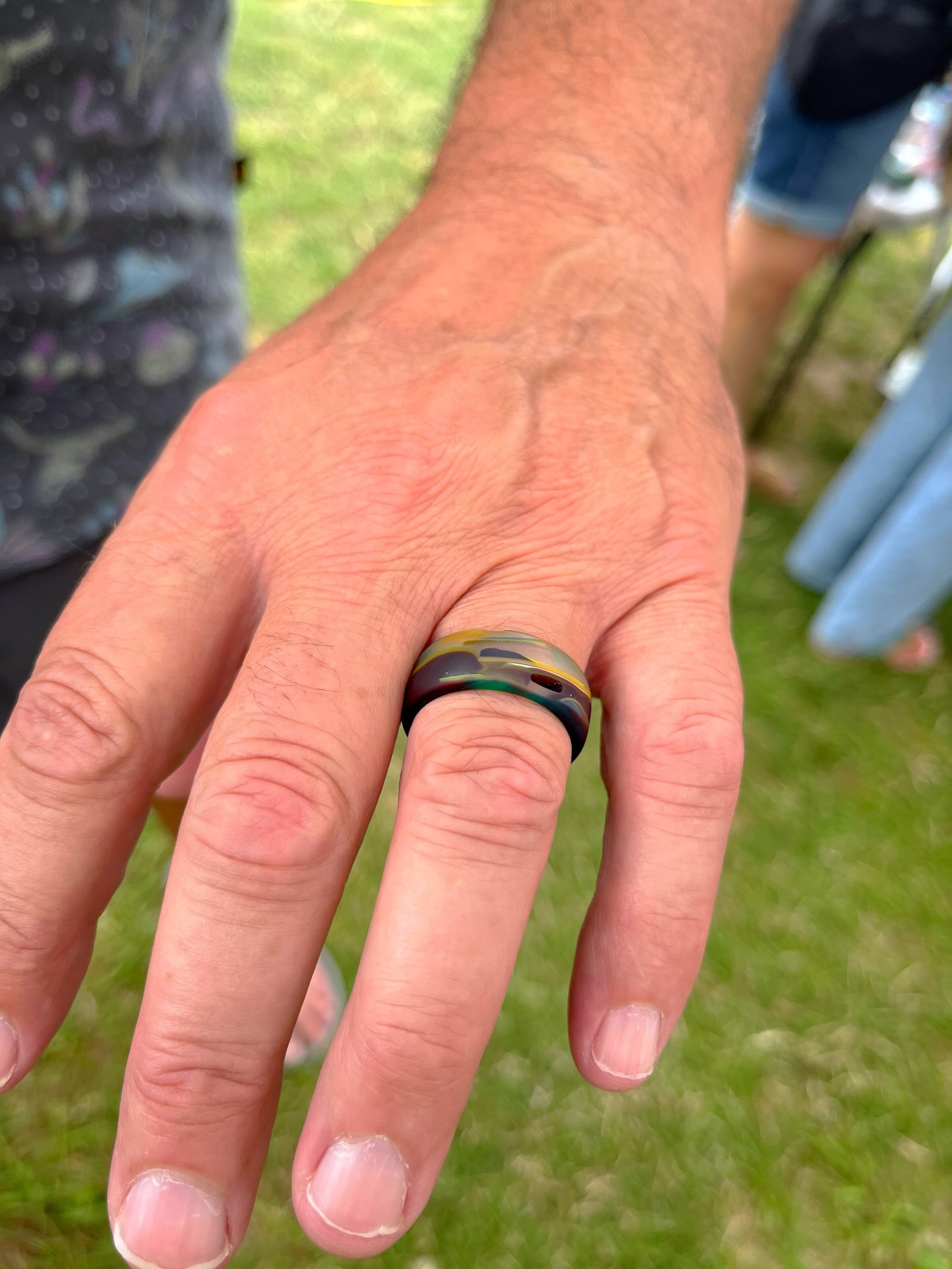 πππ
This guy found himself a new SURFITE wedding band. He was thrilled and his wife was too! Love the Casey Farm Market in Saunderstown, RI. Catch me here next Saturday too!π
#surfresin #caseyfarmmarket #zacharybloomjewelry #surfitering #surfite