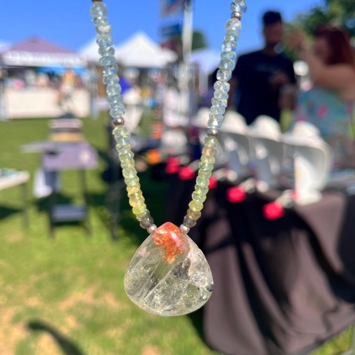 π±π±π±
Thatβs a gorgeous necklace on a gorgeous morning here in Saunderstown, RI at the Casey Farm Market. Here will 12:30pm today.π
#caseyfarmmarket #zacharybloomjewelry #saunderstownri #rhodeislandartist #aquamarinenecklace