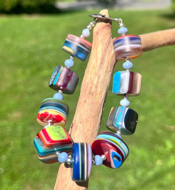 🏄🏄‍♀️🏄‍♂️
BIG BOLD BRACELET available now! This is a combo of hand-shaped SURFITE beads, Owyhee blue opal, and silver accents with a fine detailed silver toggle clasp. All though this bracelet is a statement piece it is extremely lightweight because the up-cycled surfboard resin is very lightweight. DM me for details on this bracelet.🥰
#surfite #surfitebracelet #surfitebeads #zacharybloomjewelry #boldbracelet