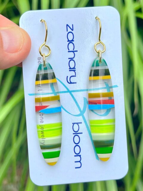 🏄‍♀️🏄‍♂️🙏🏼
These up-cycled hand-shaped surfboard resin earrings in a longboard shape will be available at the 18th Annual ALO Longboard Classic in Long Beach Township on LBI August 8th all day long. If you are going to be in the area, definitely mark your calendars for this awesome surf community event!
More details to come so stay tuned.😜
#alolongboardclassic #longbeachtownship #lbiartist #surfite #zacharybloomjewelry