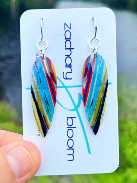 ππββοΈπββοΈ
Love this pair of up-cycled surfboard resin earrings! Super lightweight and super fun colors. SURFITE jewelry is always one-of-kind and always a conversation starter!π
#surfite #surfiteearrings #surfboardjewelry #zacharybloomjewelry #surfstone