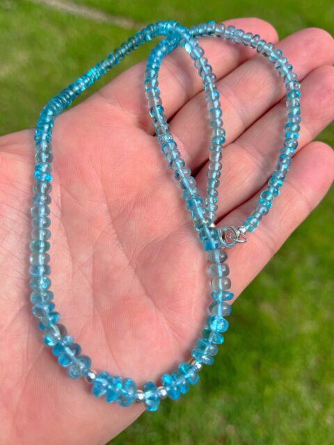 π±π±π±
Stunning 18 inch TOP QUALITY all natural graduated Paraiba blue apatite necklace with sterling silver accents. This one is really gorgeous in person.
DM me for details.π₯°
#paraibablue #apatitenecklace #zacharybloomdesigns #chokernecklace #raregems