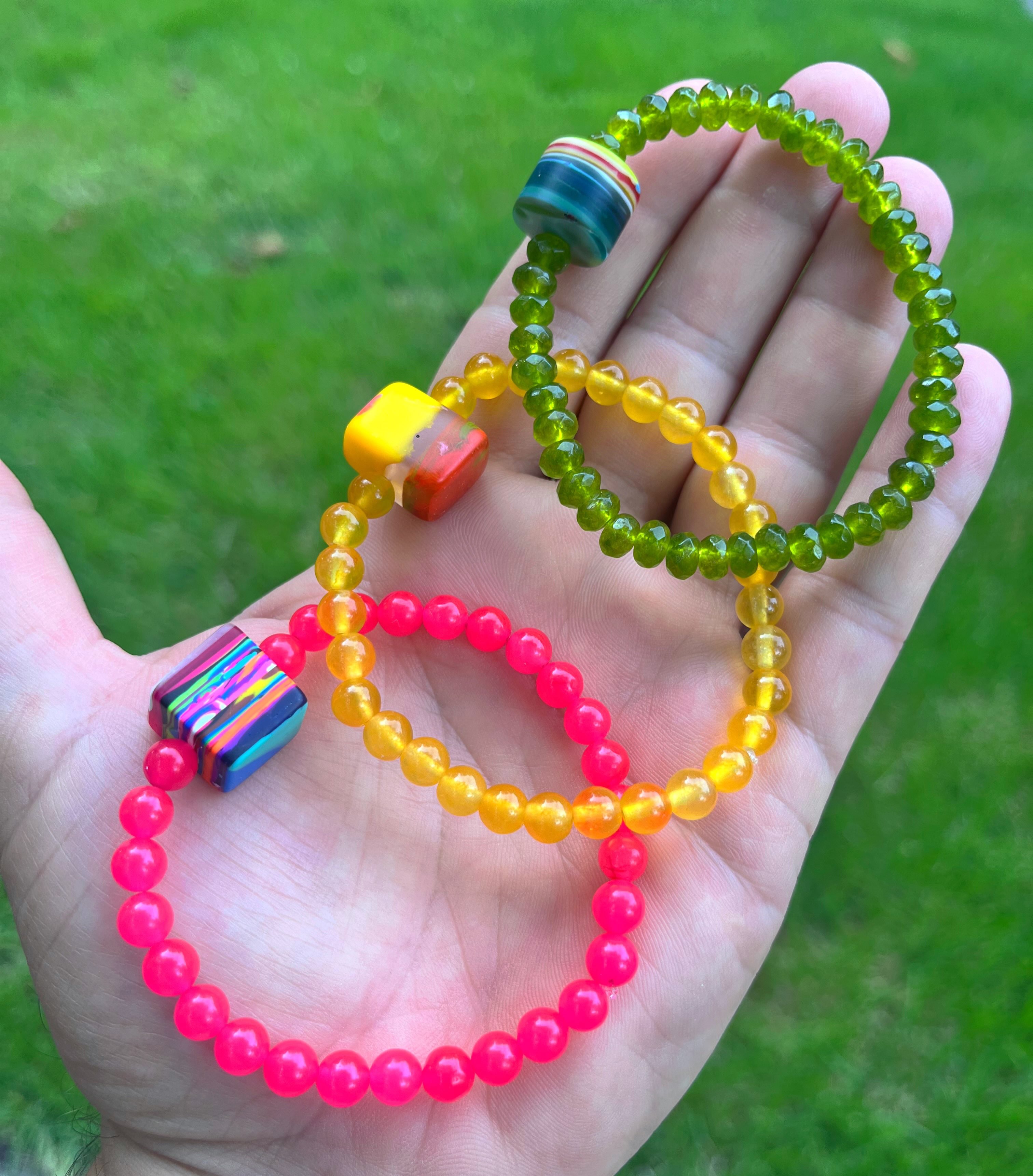 πββοΈπββοΈπ
Beach day today! Itβs rare for me to have a weekend off. So I decided to take this one off and go to the beach with the fam! LBI here we come.π
These colorful bracelets are stretch and have hand-shaped SURFITE beads.
DM me for details.π₯°
#surfitebracelet #surfite #zacharybloomjewelry #handshaped #surfboardresin
