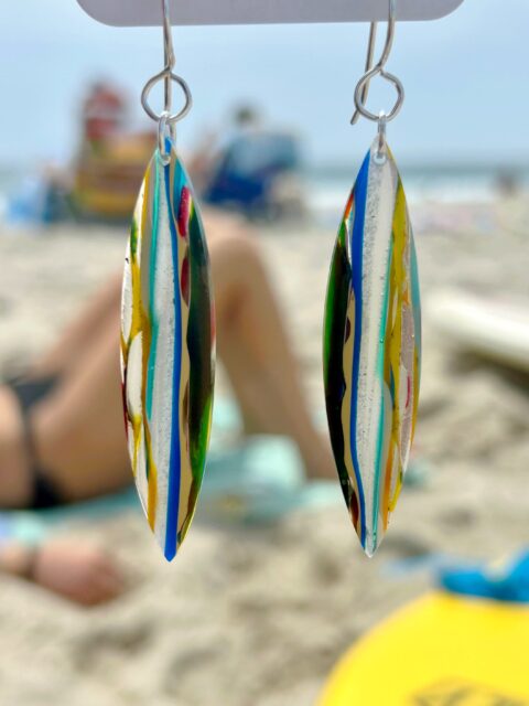 πββοΈππββοΈ
SURFITE IS ALWAYS ABOUT BEACH LIFE! Repurposed from leftover surfboard resin waste.π
#beachlife #surfite #surfiteearrings #zacharybloomjewelry #beachhaven