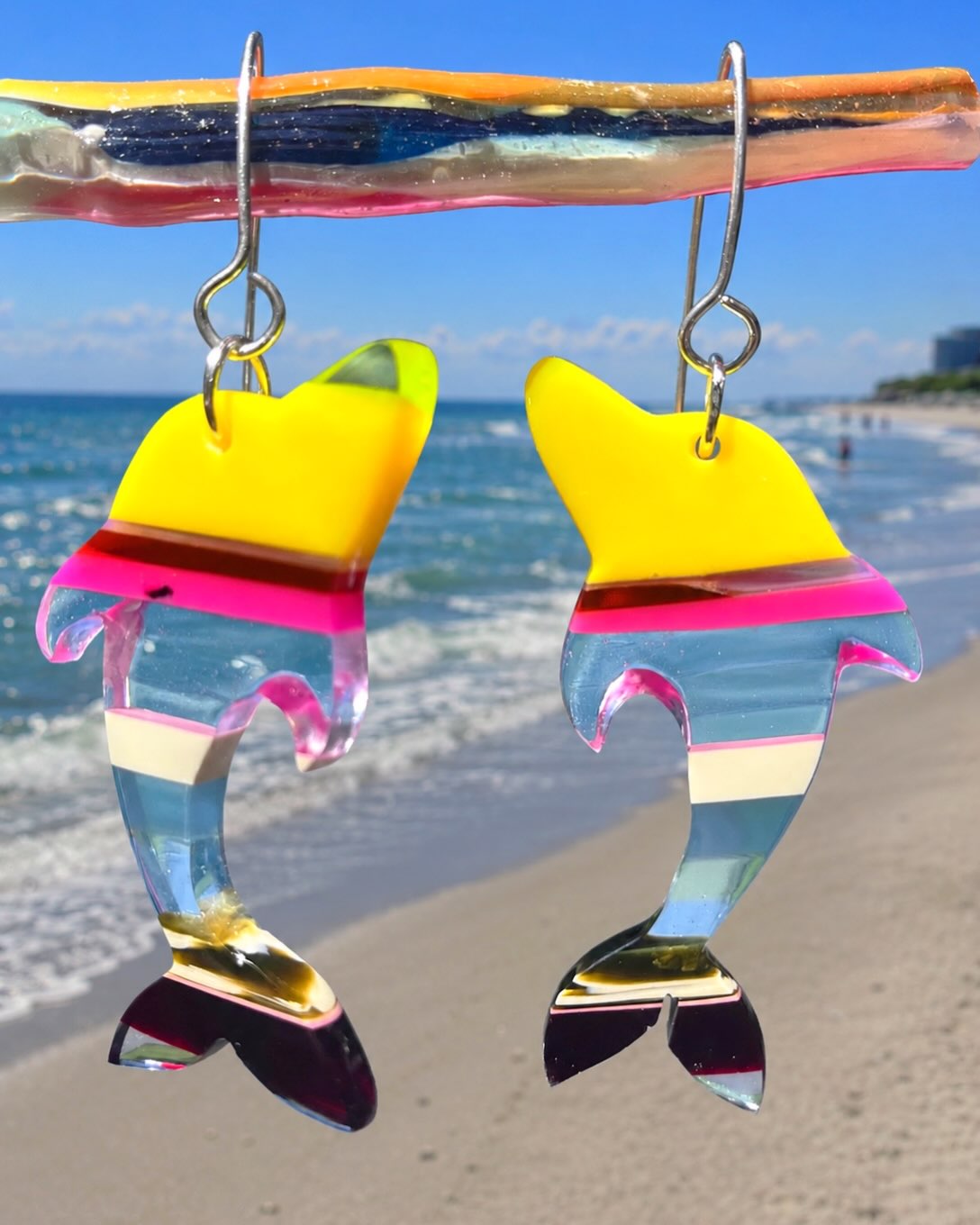 πππ
Catch these gorgeous hand-shaped SURFITE dolphin earrings Saturday, August 8th, at the 18th Annual ALO Longboard Classic in Long Beach Township at the 68th Street Beach on LBI from 8-3pm or so. If you are going to be in the area, definitely mark your calendars for this awesome surf community event. Hope to see you at the beach!π
#alolongboardclassic #longbeachtownship #lbiartist #surfite #zacharybloomjewelry