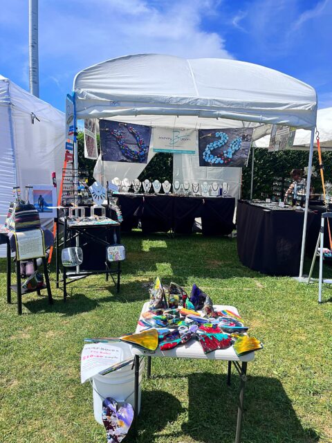 βΌοΈβΌοΈβΌοΈ
Letβs go Montauk!!!
Drove out this morning at 2:30am and am finally ready to go for my favorite event of the year the Montauk Art Show! This show is filled with over 70 extremely talented painters, photographers, sculptors, jewelers, etc. It takes place right in the center of town on the Montauk Green just a few blocks away from one of the most beautiful beaches on the East Coast. Hours for the show are Friday 12-6pm, Saturday 10-6pm, and Sunday 10-5pm. Hope to see you on the tip of Long Island this weekend! DM me if you have any questions.π₯°
#montaukart #montaukartshow #zacharybloomjewelry #surfite #surfiteearrings