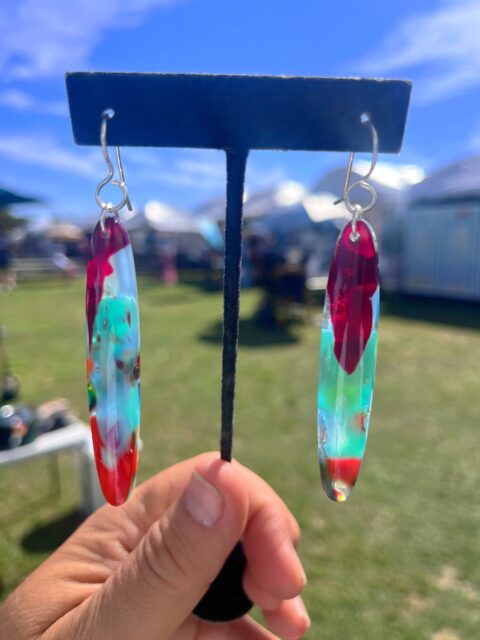 πββοΈππββοΈ
First day down, second one to go for my favorite event of the year the Montauk Art Show! This show is filled with over 70 extremely talented painters, photographers, sculptors, jewelers, etc. It takes place right in the center of town on the Montauk Green just a few blocks away from one of the most beautiful beaches on the East Coast. Hours for the show are Saturday 10-6pm, and Sunday 10-5pm. Hope to see you on the tip of Long Island this weekend! DM me if you have any questions.π₯°
#montaukart #montaukartshow #zacharybloomjewelry #surfite #surfiteearrings
