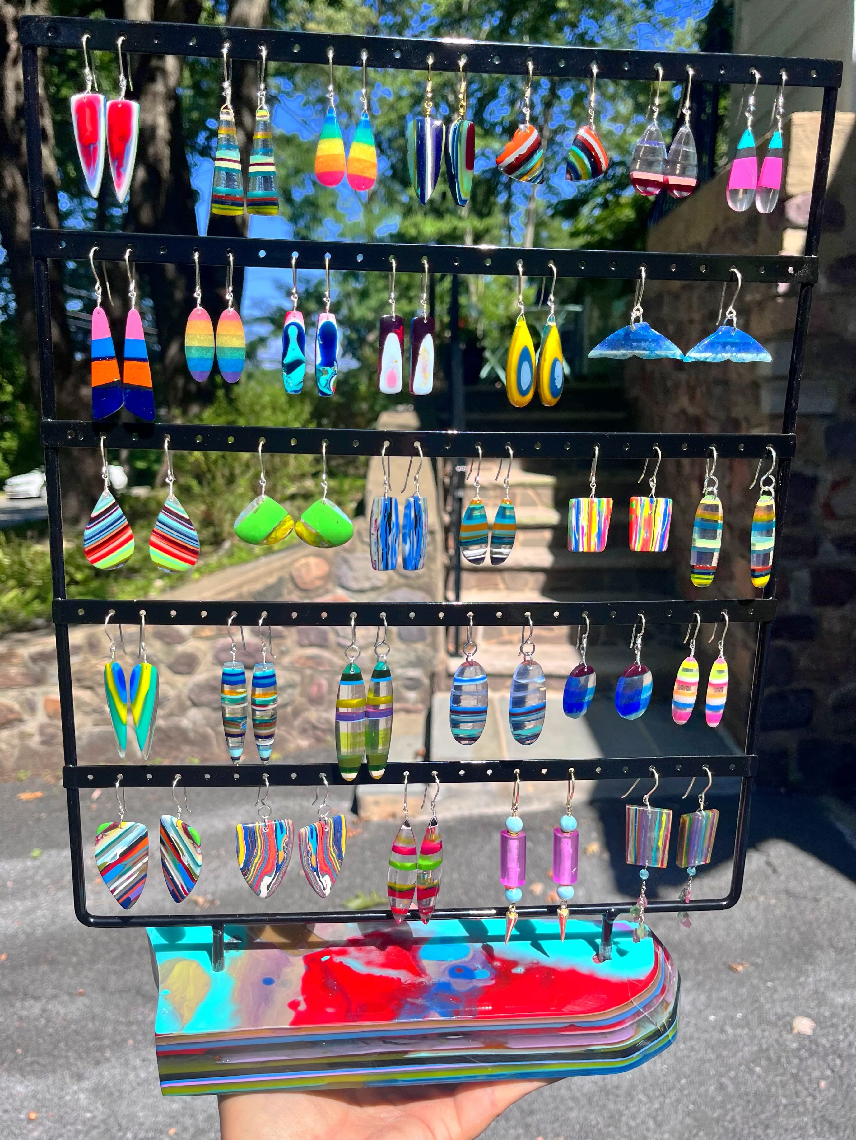 πββοΈππββοΈ
So many colors to delight your eyes with!π
Up-cycled leftover surfboard resin hand-shaped in Denville, NJ. SURFITE earrings are shore to please. Surfboard resin collected from shapers on the Jersey Shore, across the country, and beyond.π
#surfite #surfiteearrings #surfboardshaper #zacharybloomjewelry #handshaped