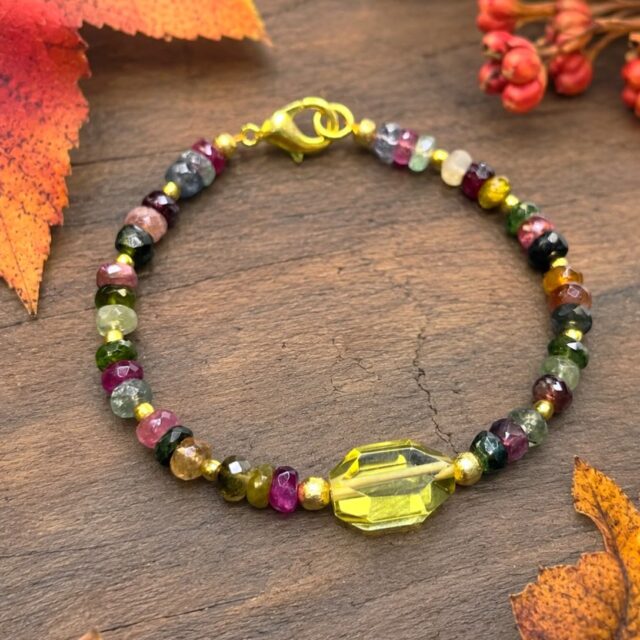 πππ
Well FALL is upon us. Itβs a bit chilly & rainy out today. I decided to design something with beautiful autumn colors. Gorgeous natural faceted lemon quartz center bead with top quality mixed color faceted tourmaline beads. This is a beautiful bracelet in person.
DM me for price details and more pics & video.π₯°
#autumnvibesπ #falljewelry #zacharybloomjewelry #tourmalinebracelet #tourmalinejewelry