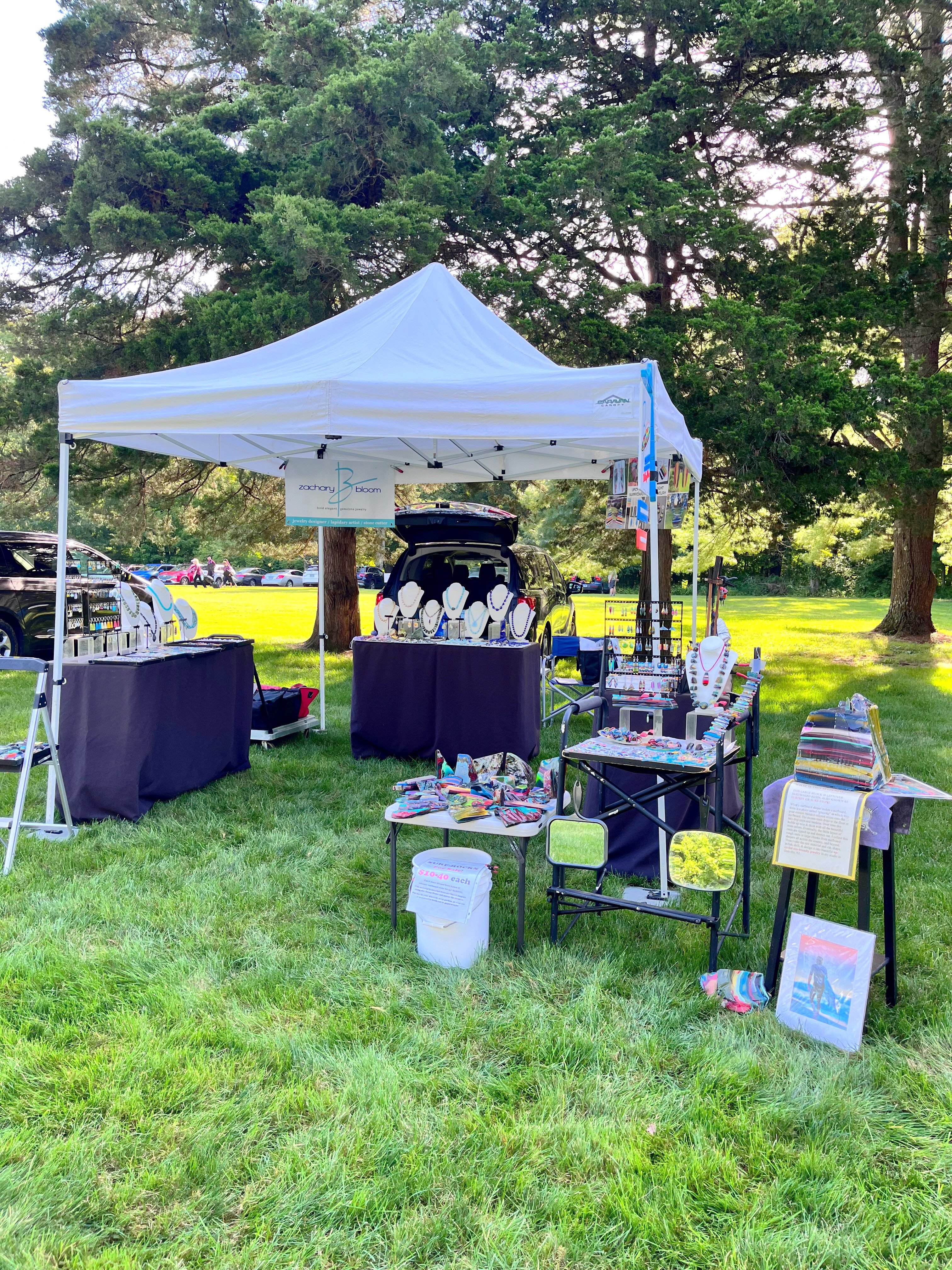 βΌοΈβΌοΈβΌοΈ
Just finished my set-up in Middletown, CT for the Open Air Market & Festival at the beautiful Wadsworth Mansion. Today there will be tons of artisans, live music, and plenty of food options. Hope to see you in Connecticut.π
#wadsworthmansion #wadsworthmansionopenairmarket #middletownct #zacharybloomjewelry #surfite