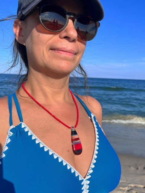 ‼️‼️‼️
Catch this gorgeous SURFITE necklace at the Viking Village Arts and Craft Show in Barnegat Light from 10-4pm tomorrow. This is a rain or shine show. There will be plenty of very talented artisans. Hope to see you down the shore on Sunday!😜
#vikingvillage #vikingvillageshows #zacharybloomjewelry #surfite #surfitenecklace