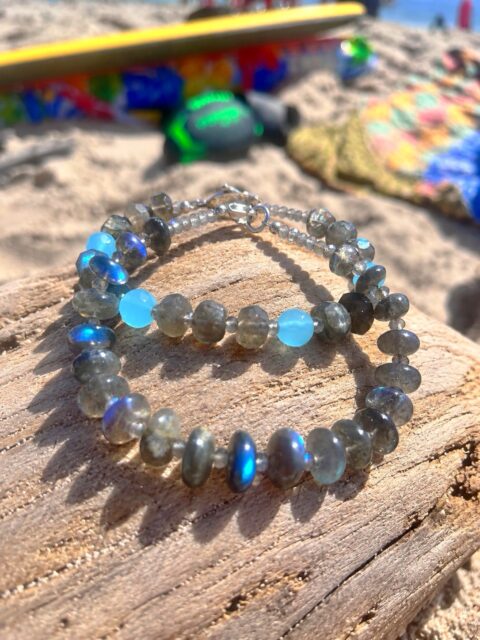 🌊😱🌊
Enjoying a delicious day at the beach on LBI. Just captured these two flashy labradorite bracelets. These will both be available at my VIKING VILLAGE SHOW in Barnegat Light tomorrow from 10-4pm.😜
#vikingvillagelbi #vikingvillageshow #labradoritebracelet #zacharybloomdesigns #beachjewerly