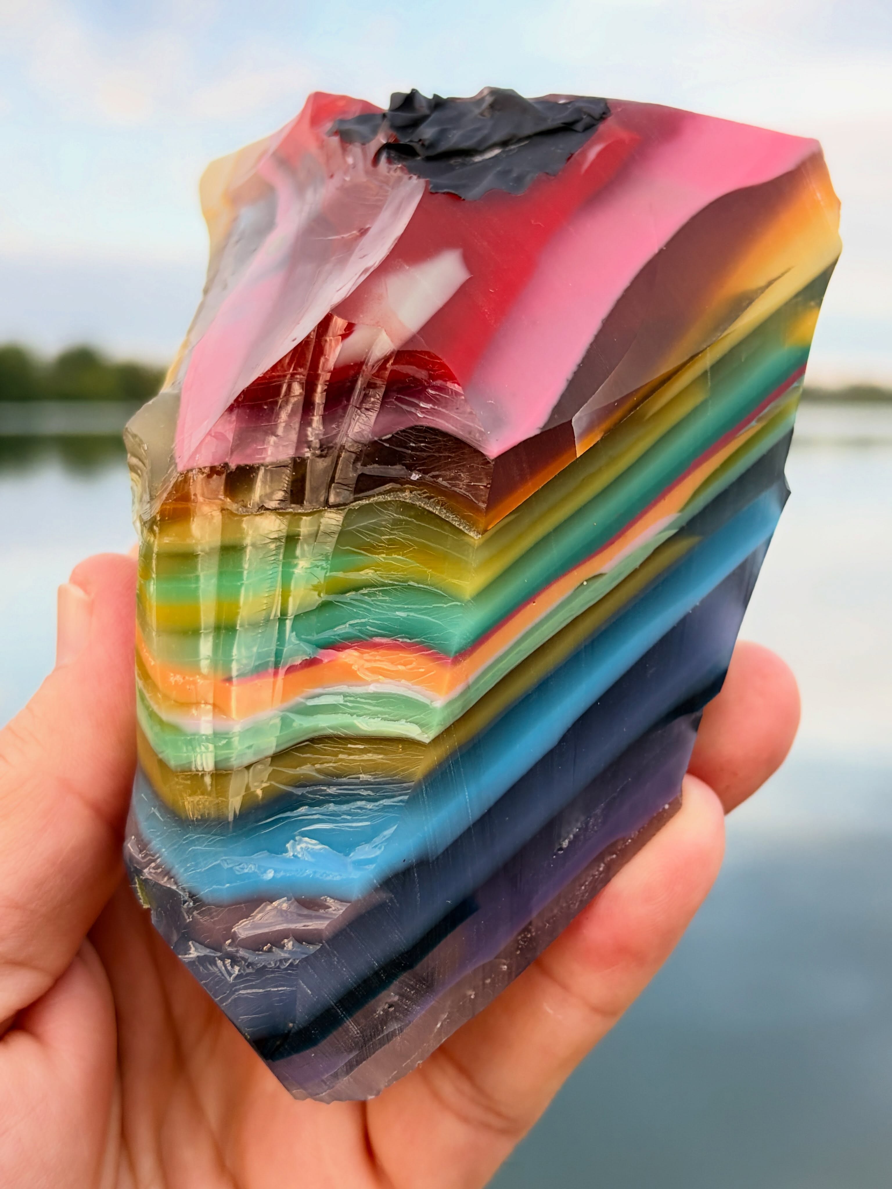 πββοΈπββοΈπ
SURFITE ON THE LAKE!
This is a beautiful layered piece of recycled surfboard resin that I have in my car. There are often times where people want to see this mysterious material I work with so I grab it from my trunk and show them. I always carry earrings too!π
#surfite #surfiterough #surfboardresin #glassingsurfboards #zacharybloomdesigns