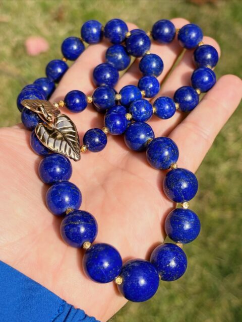 ššš
Top grade graduated all natural lapis lazuli spheres. Such a beautiful necklace in person. DM me for all details, video, and more photos.
š
#lapislazulinecklace #lapisjewelry #zacharybloomdesigns #somethingblue #lapislazuli
