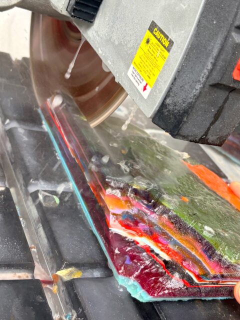 šāāļøššāāļø
Cut some juicy SURFITE slabs today on my 10-inch wet tile saw. The blade I use is a beast and rips right through the recycled epoxy surfboard resin. It makes it very enjoyable to do some cutting because the blade slices through like a hot knife through butter.š
#surfite #surfiteslabs #slabsforsale #zacharybloomdesigns #surfboardglassing