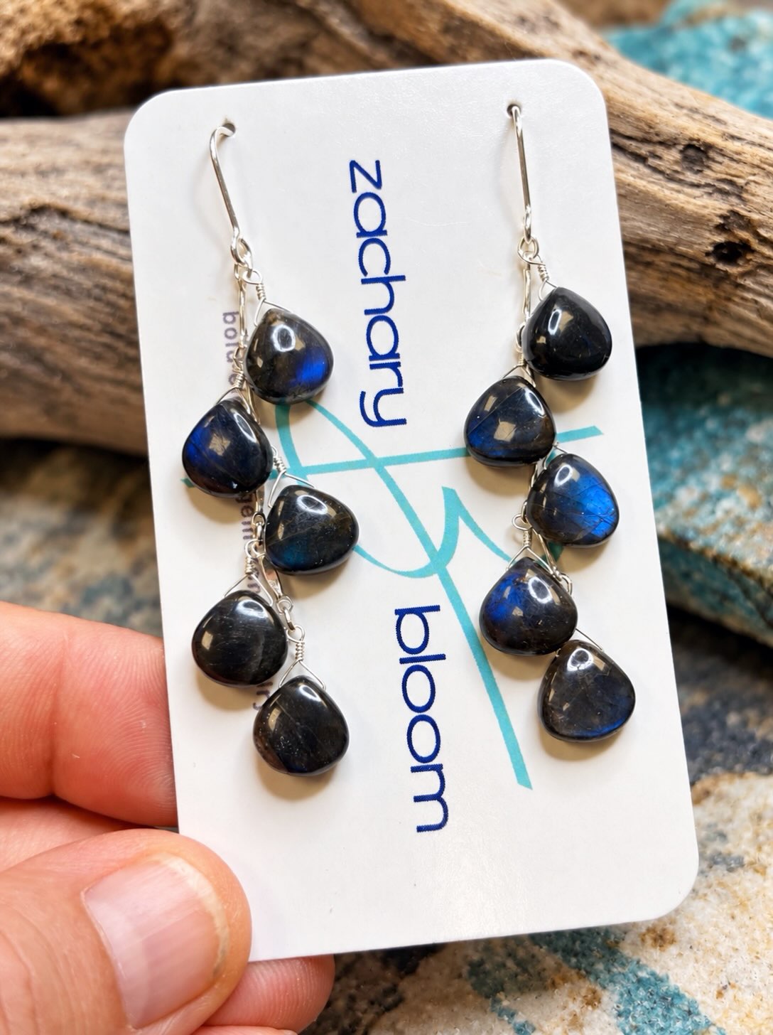 ๐ค๐๐ค
WOW!๐ฎ
Top grade black labradorite with blue fire earrings on elegant sterling silver bar chain. Quite a pair when seen in person. DM me for details.๐
#bluefirelabradorite #labradoriteearrings #blacklabradorite #zacharybloomjewelry #raregems