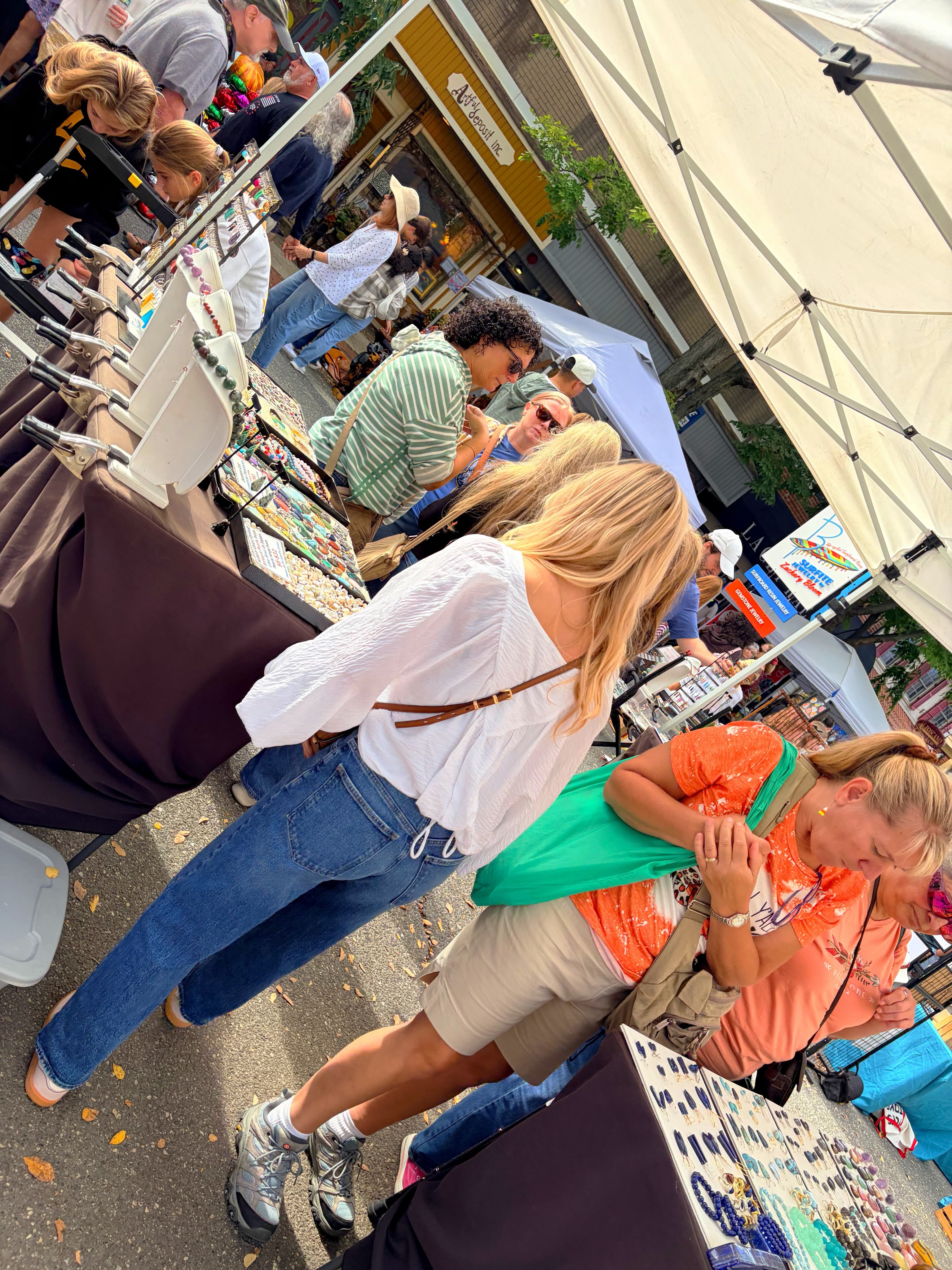 ‼️‼️‼️
Two hours left for today for the Cranberry Festival in Bordentown, NJ. My space is 137 located on Farnsworth, near the John Bull Monument Municipal Lot. DM me with any questions and hope to see you here!😍
#bordentowncranberryfestival #bordentowntwp #zacharybloomjewelry #cranberryfestival #njcraftfair