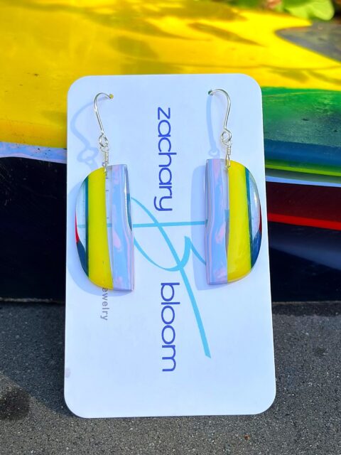 πββοΈπββοΈπ
Beautiful BOLD colors on this pair of up-cycled surfboard resin earrings. These are extremely lightweight too.
π
#surfiteearrings #surfitejewelry #zacharybloomjewelry #surfart #glassingsurfboards
