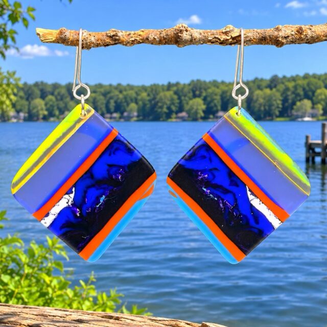 βΌοΈβΌοΈβΌοΈ
Donβt miss this beautiful pair of up-cycled surfboard resin earrings up in Rhode Island this coming weekend for two awesome shows! Saturday Iβll be in Saunderstown at Casey Farm Market from 8:30-12:30pm. Sunday Iβll be in Westerly at the Windjammer Surf Bar for a wonderful Sea Glass Festival from 11-5pm. Hope to see you at one of these shows.
π
#windjammersurfbar #seaglassfestival #caseyfarmmarket #caseyfarmri #zacharybloomdesigns